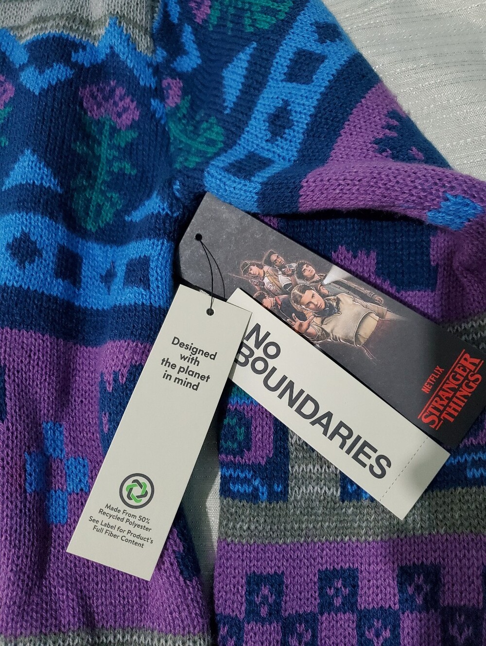 Stranger Things Cardigan - Picture 4 of 7